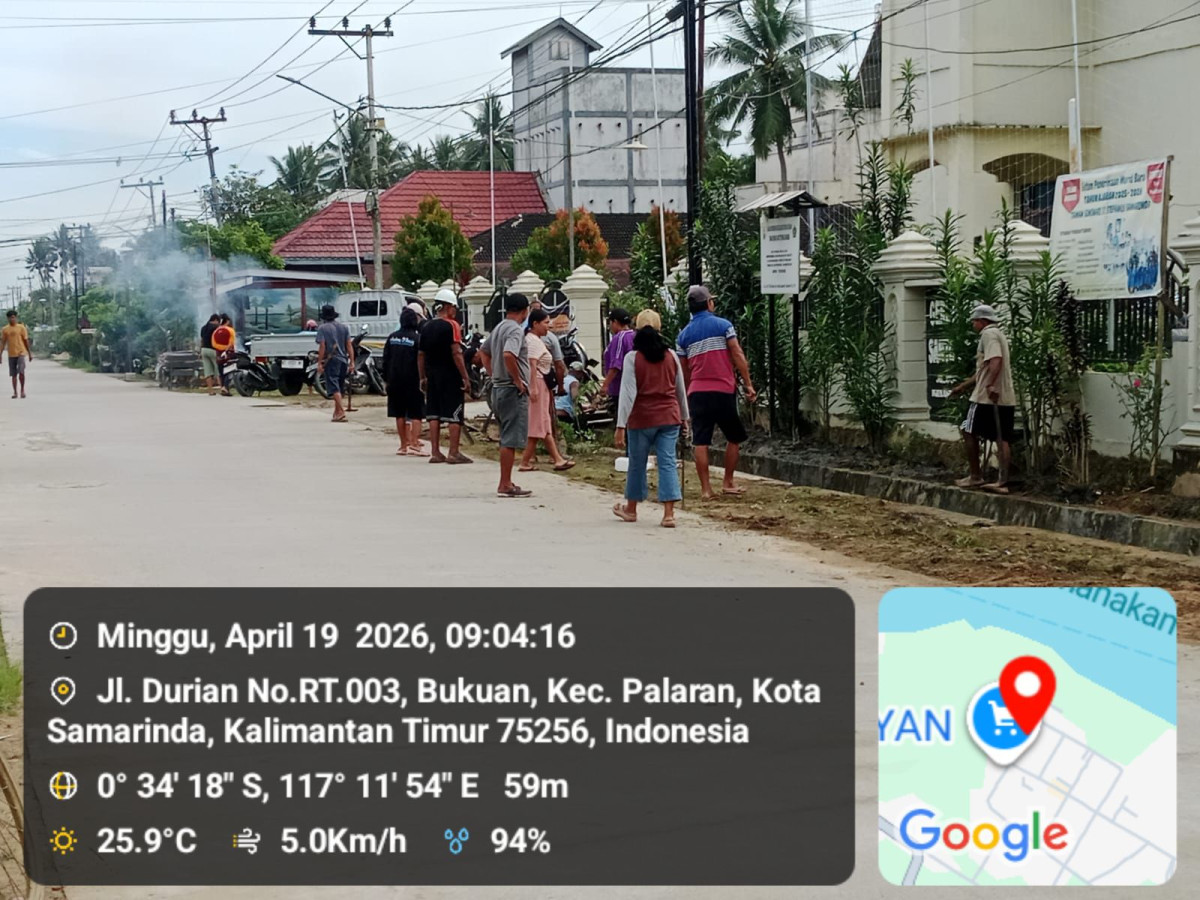 Gotong royong pembersihan lingkungan