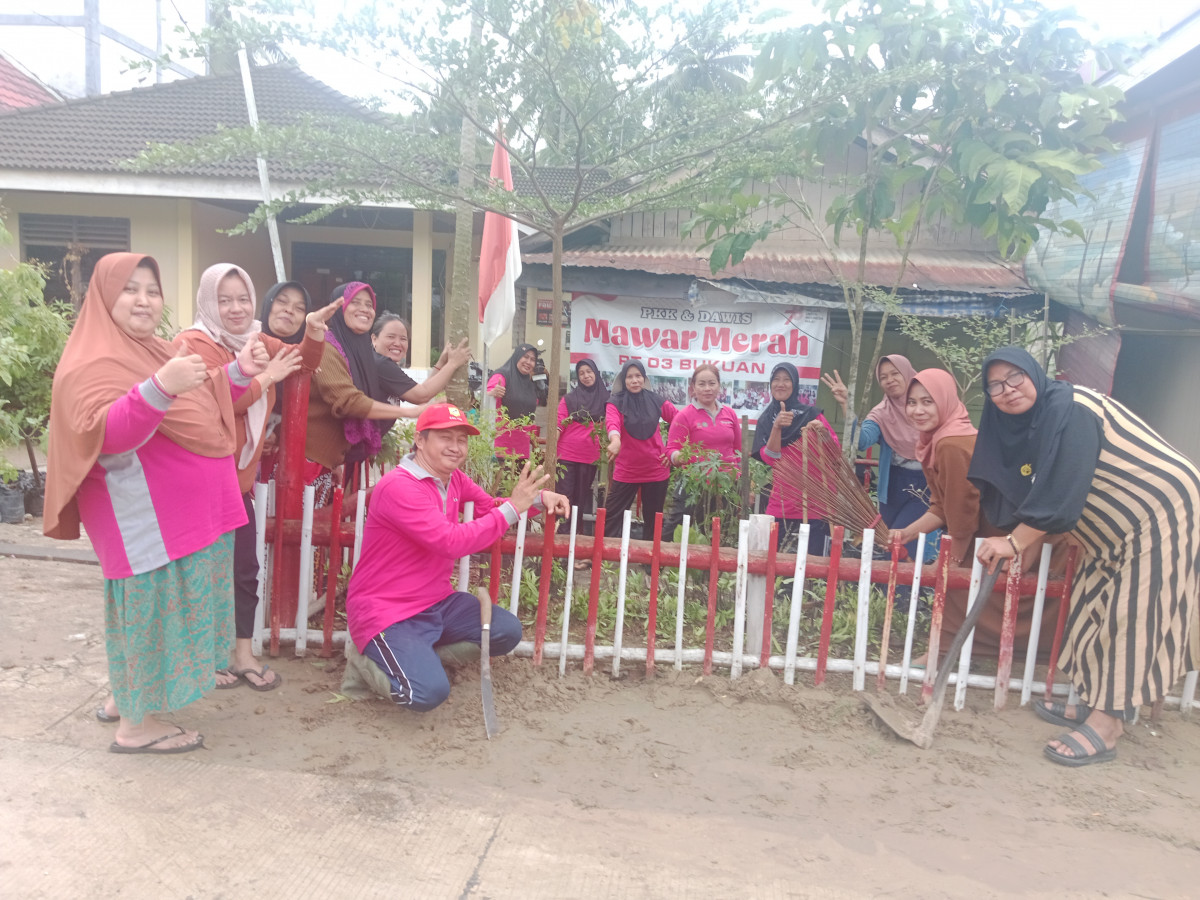 Gotong royong RT 03