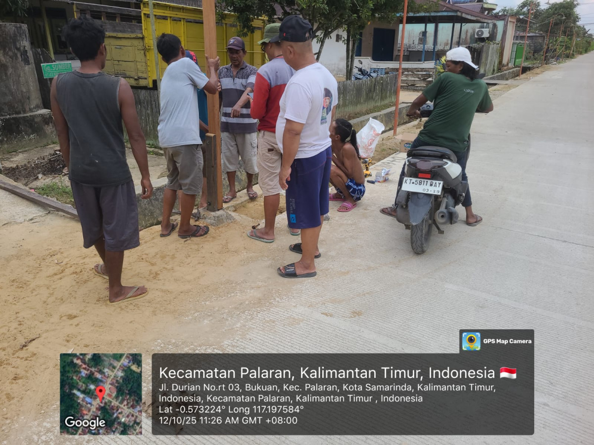 Gotong Royong Peremajaan Tiang CCTV