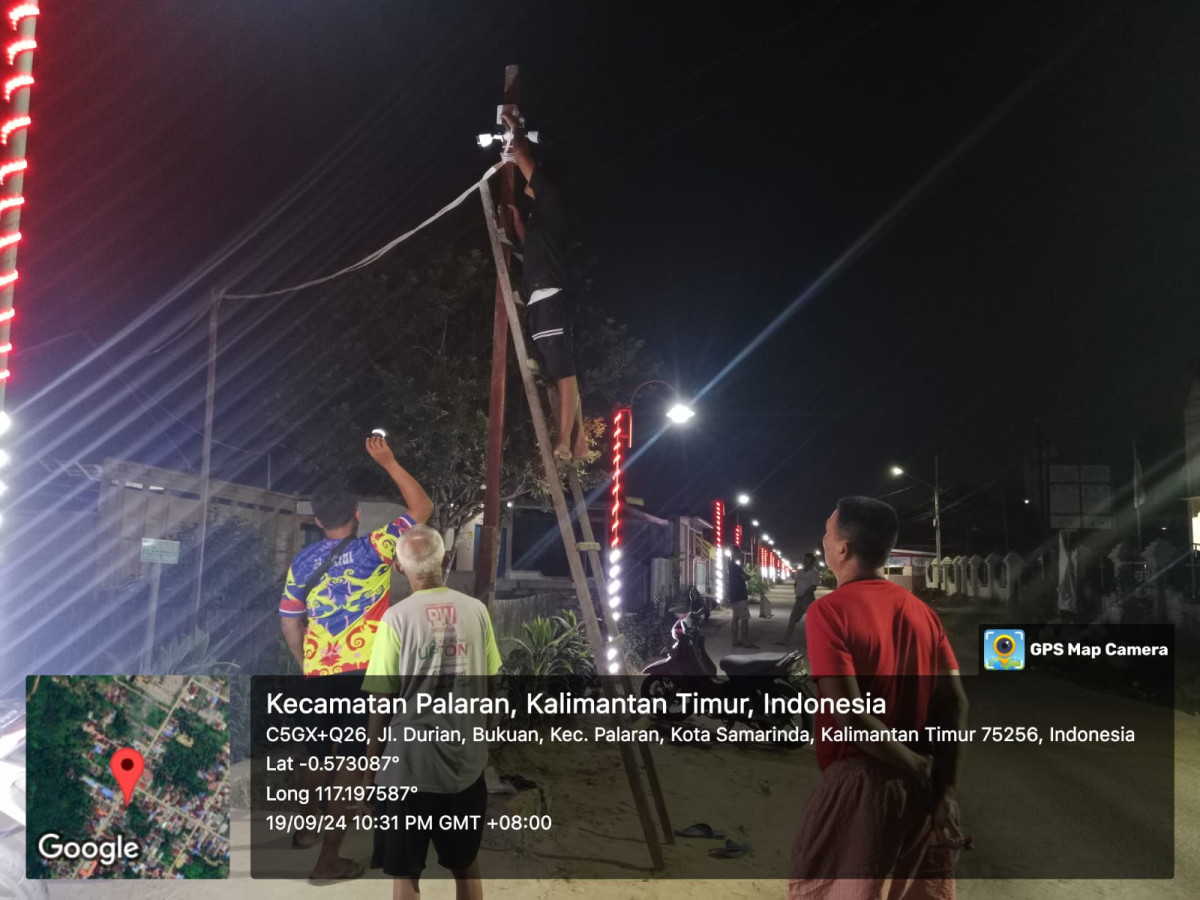 Gotong Royong Perbaikan CCTV Lingkungan RT 4