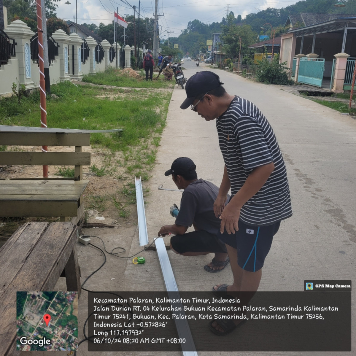 Gotong royong perbaikan POS kamling