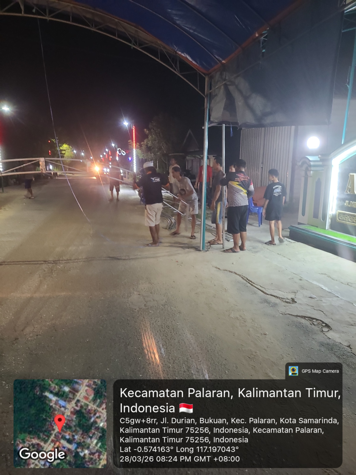 Gotong Royong Pembongkaran Tenda di Langgar Al Ihsan