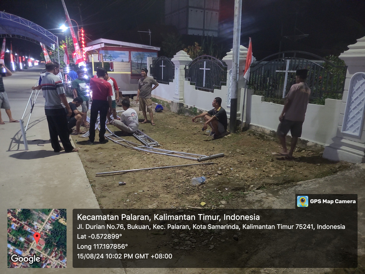 Pemasangan tenda persiapan HUT RI ke 79