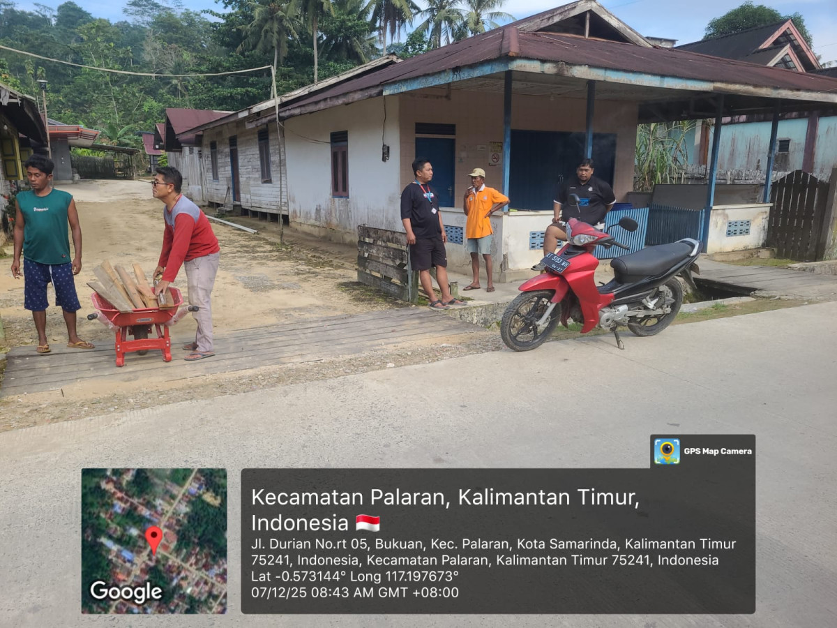 Gotong Royong Pembersihan Lingkungan RT 4