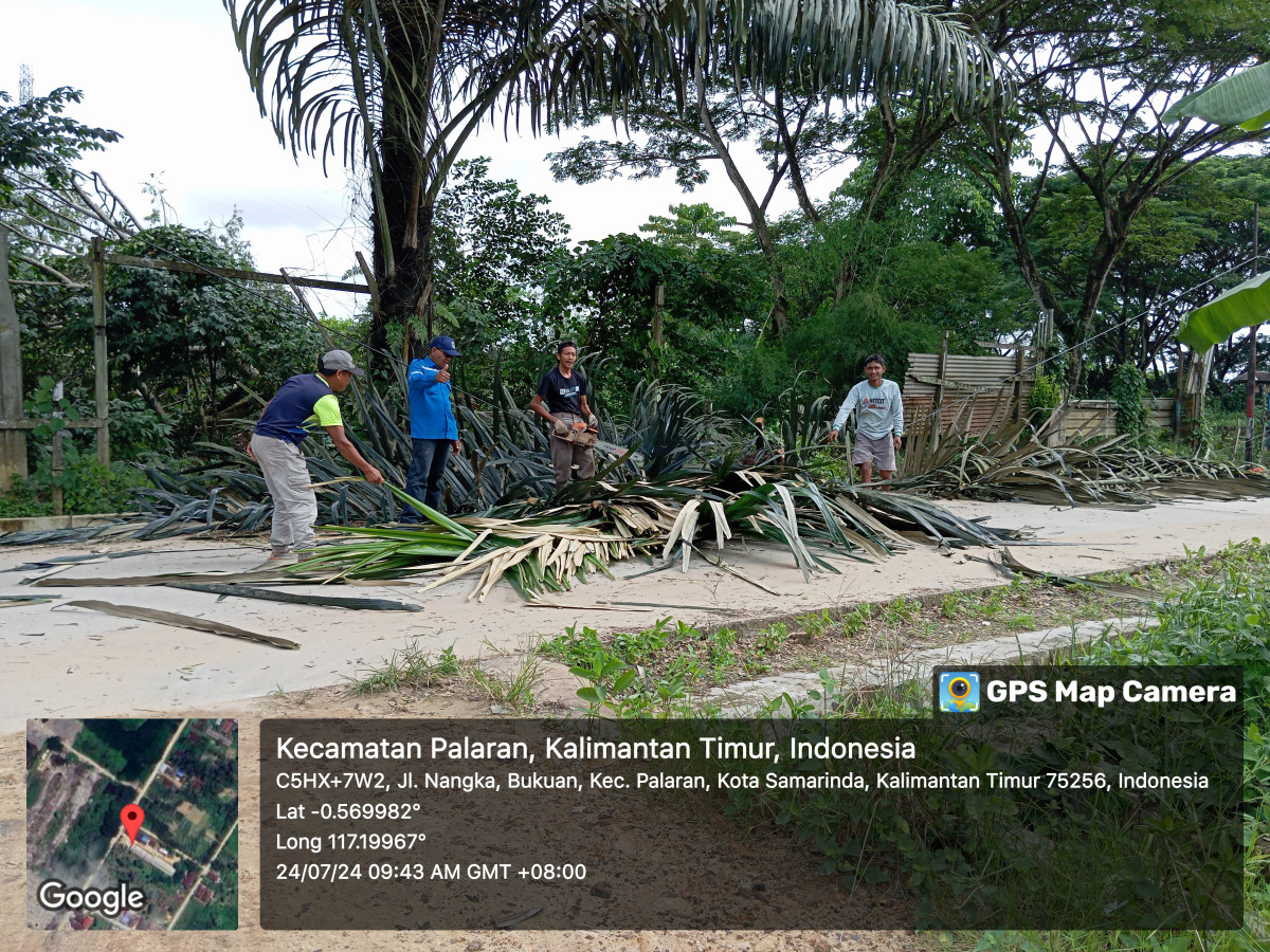 Kegiatan gotong royong rt 05