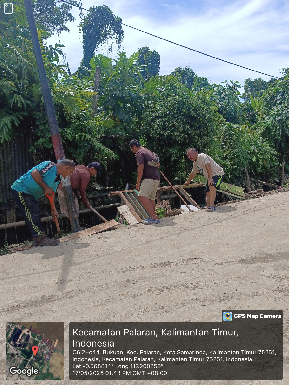 Perbaikan jalan & pembersihan