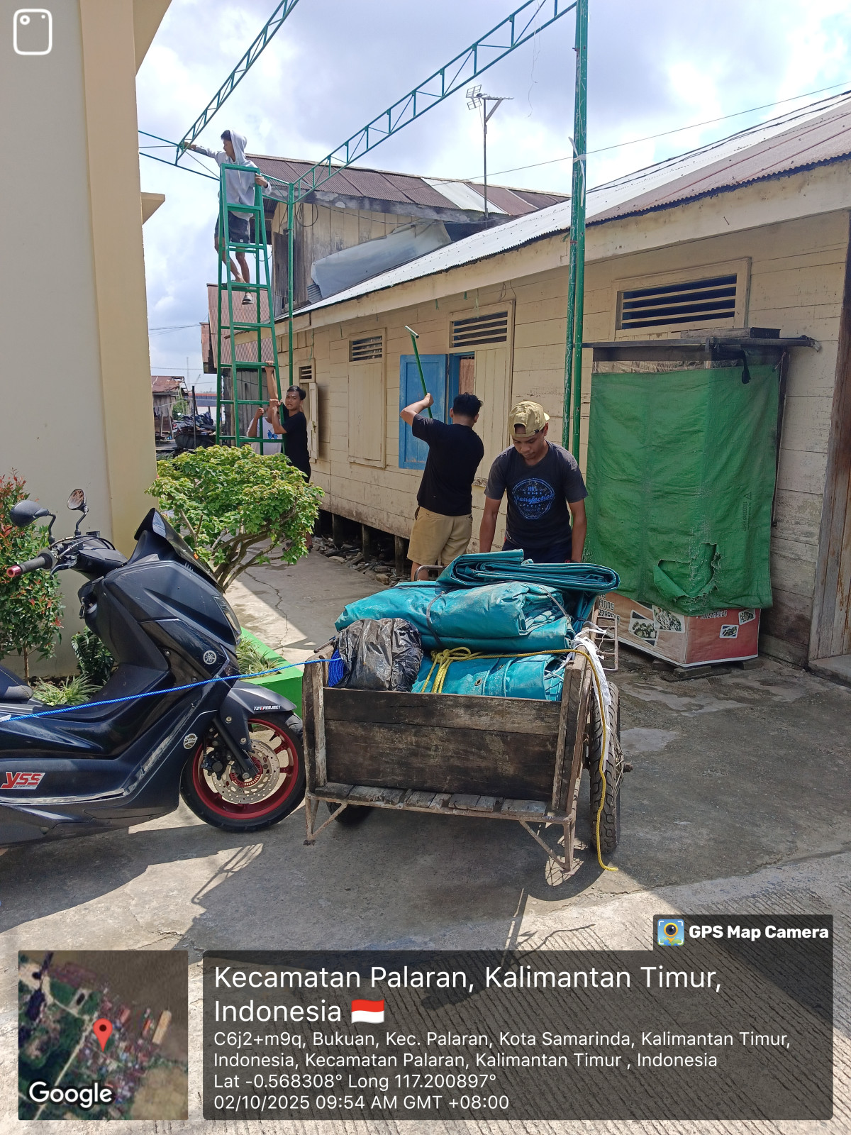 Gotong royong minggu pertama