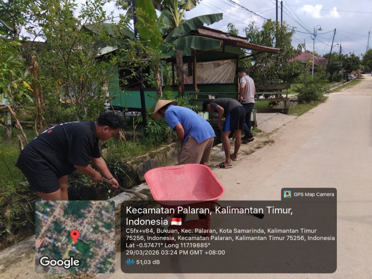 gotong rotong membersihkan parit² yg tersumbat