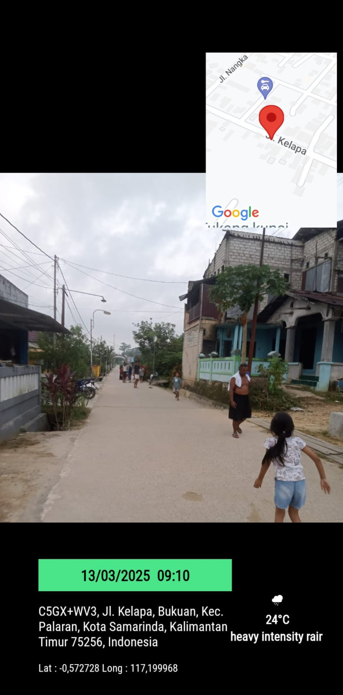 Membersihkan Lingkungan Jln Kelapa