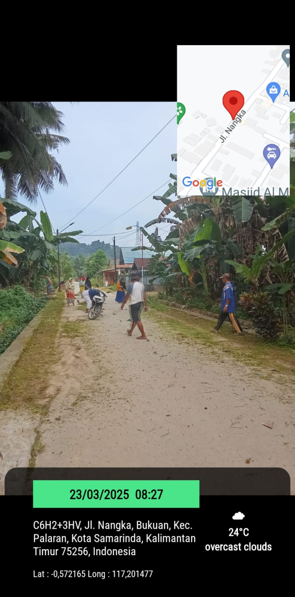 Membersihkan Lingkungan Jln Nangka