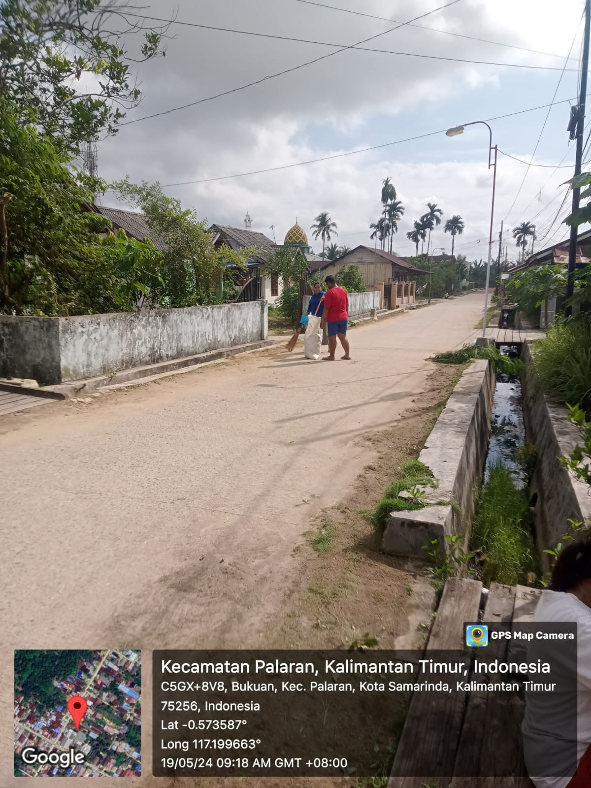 Pembersihan parit dan jalan