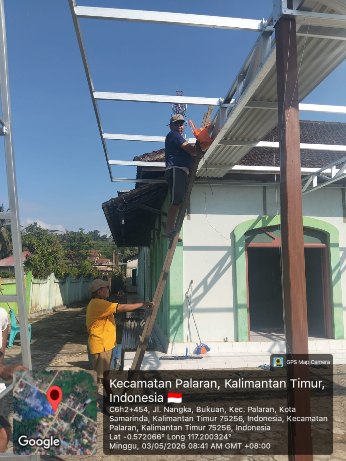 Pemasangan Kenopi di Masjid Al Mabud RT 08