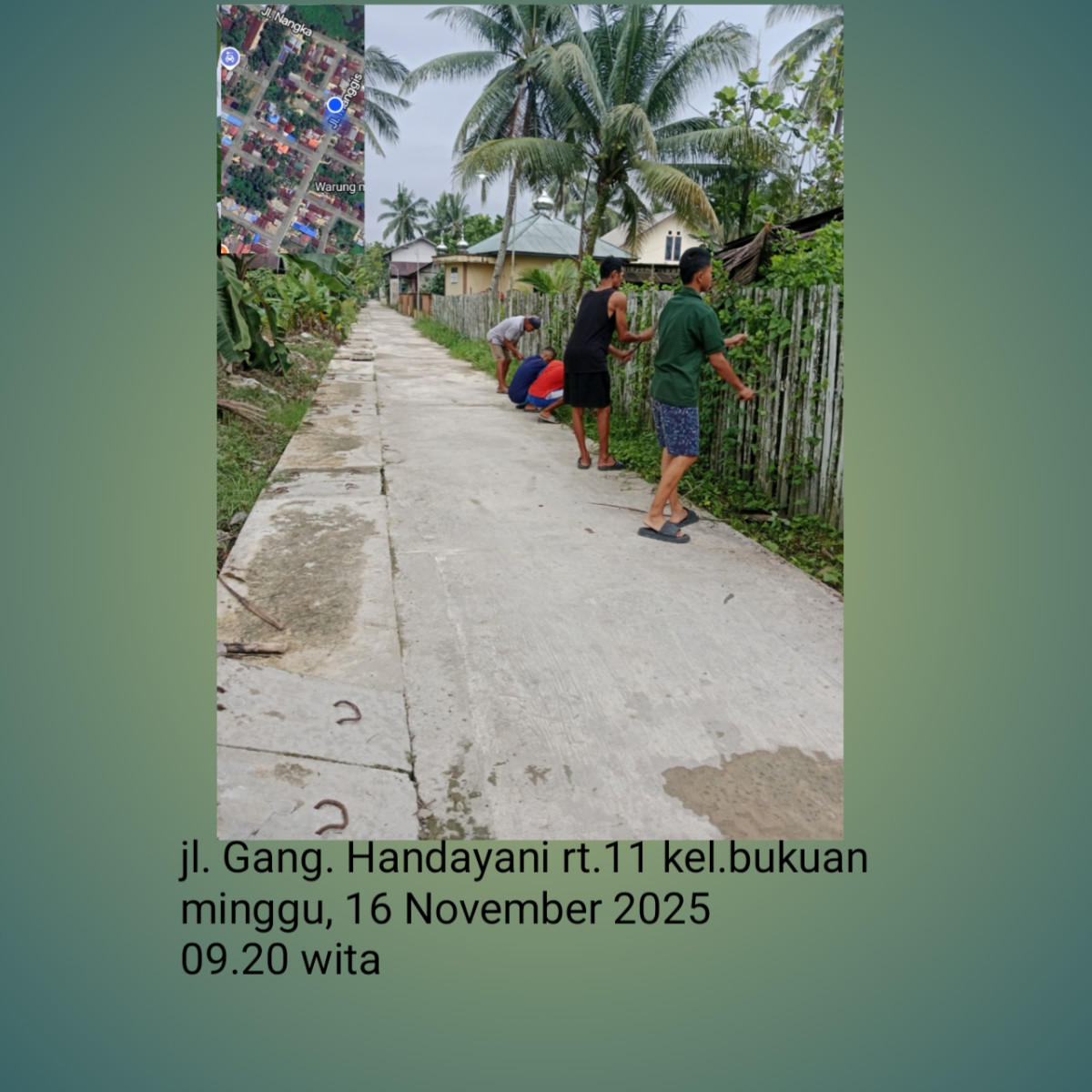 Membersihkan lingkungan