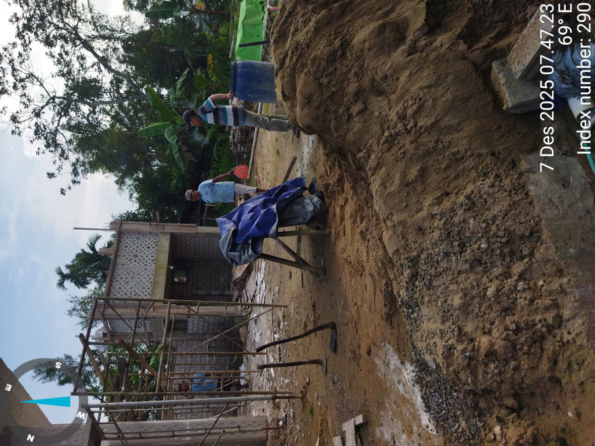 Pembersihan parit dan plester langgar Qolbun Salim