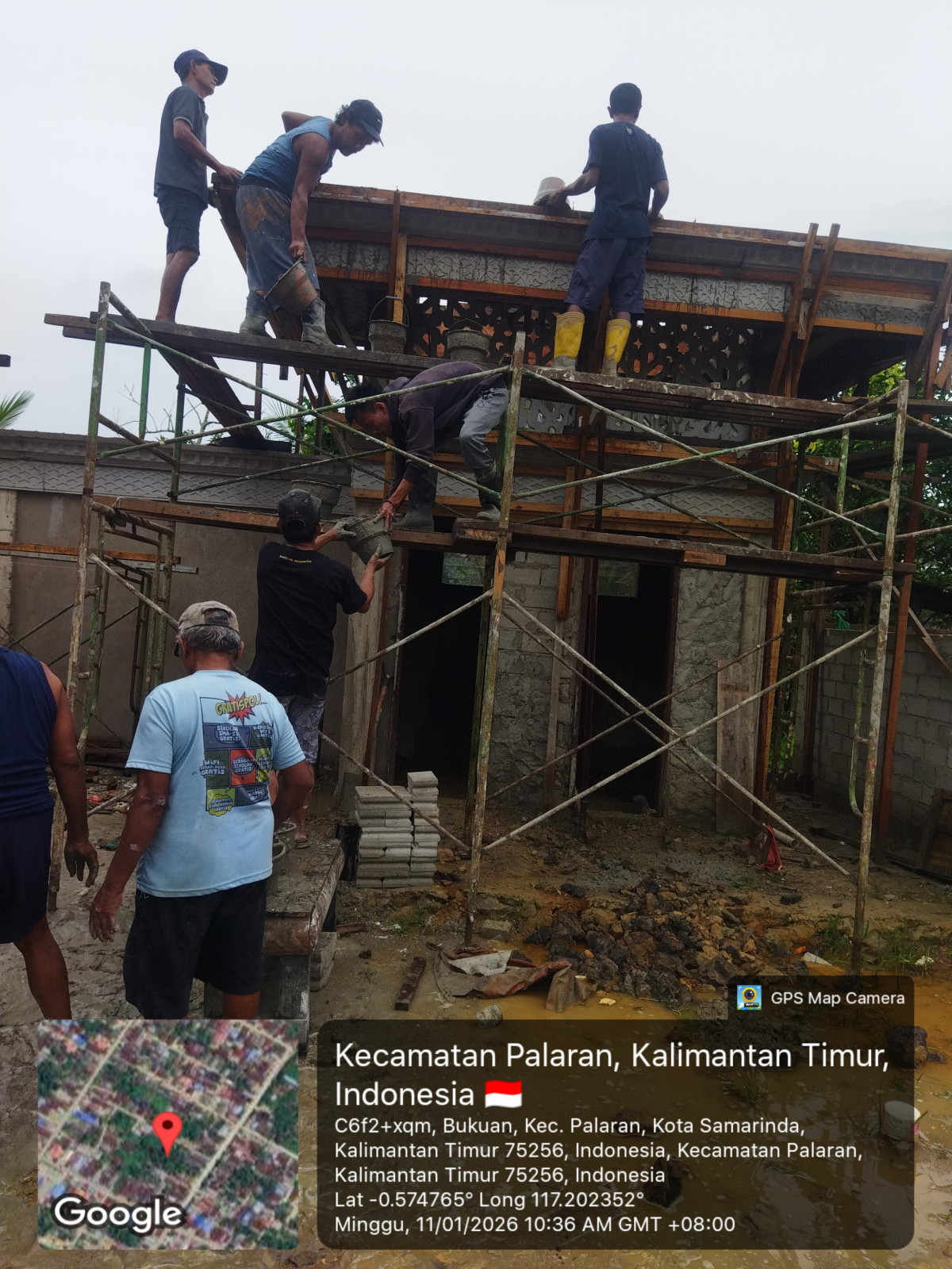 Pembersihan parit dan pengecoran dak