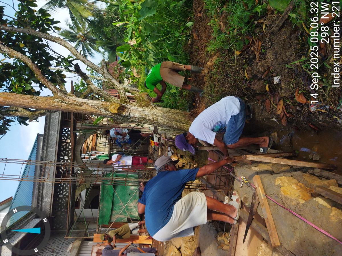 Pengecoran cakar ayam dan pondasi parit