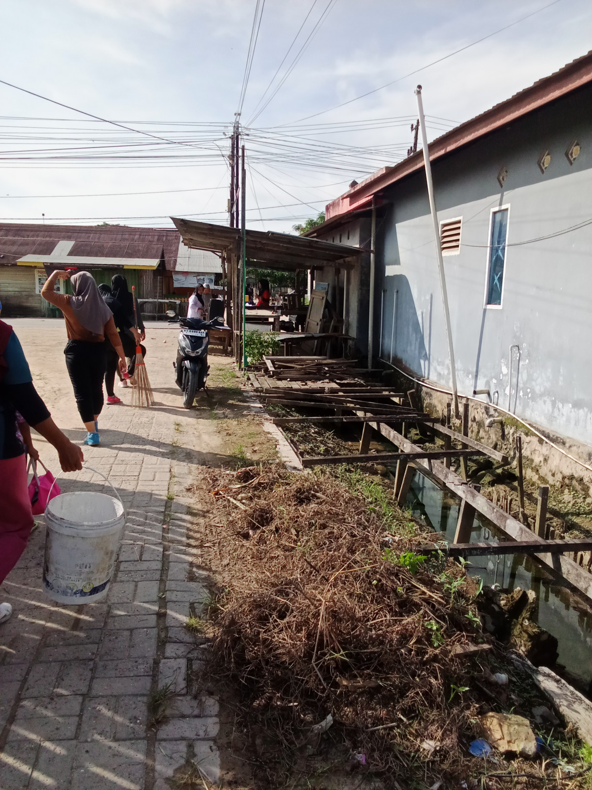 Pembersihan selokan jln Nahkoda