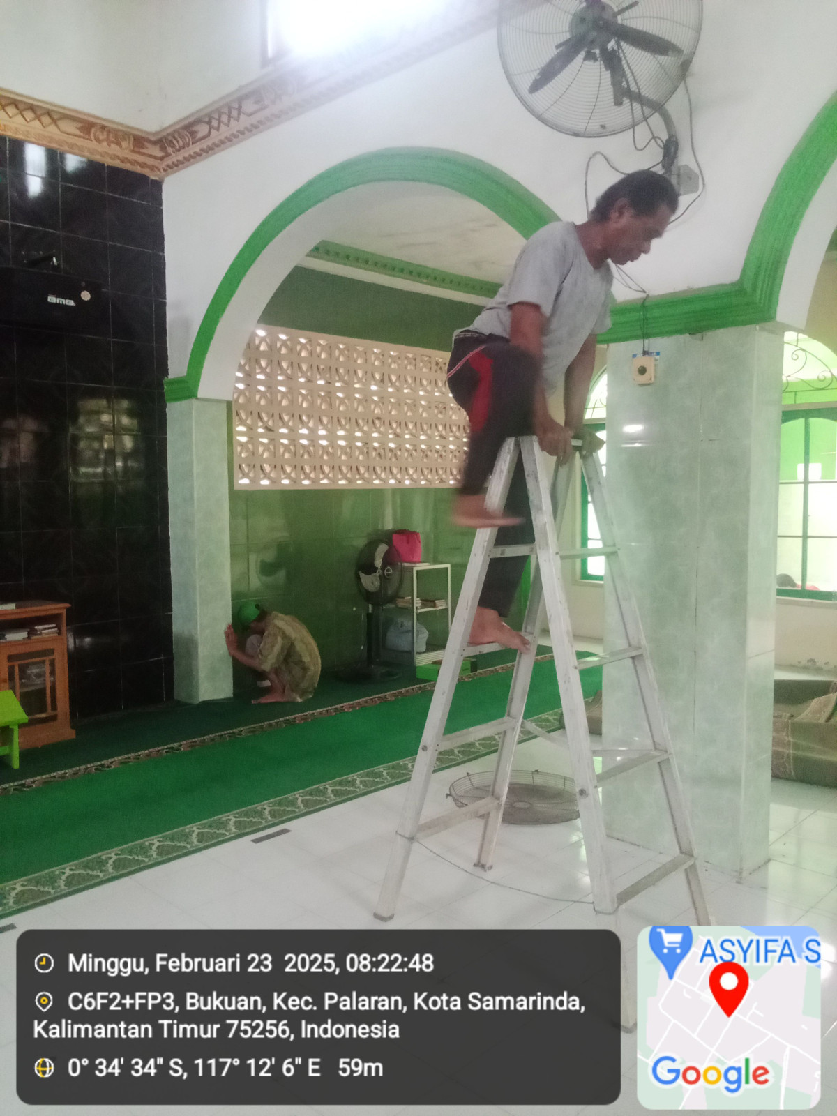 Pembersihan masjid Arohim dan sekitarnya