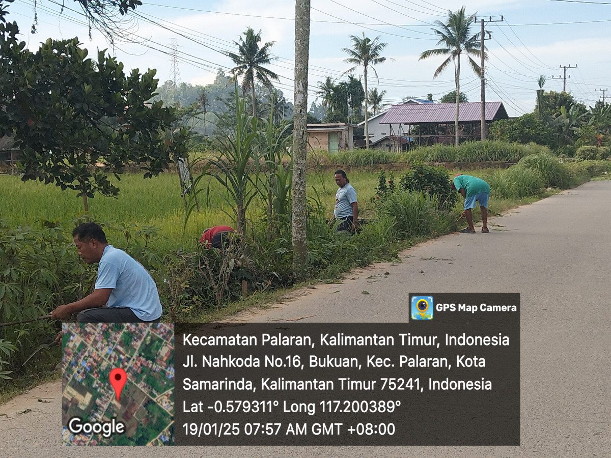 Pembersihan media jalan dan parit