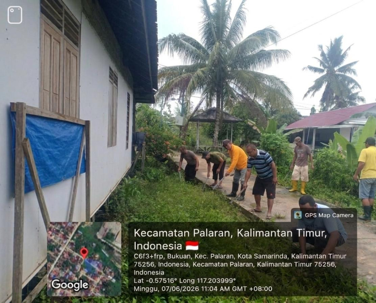 Membersihkan lingkungan jl.nahkoda gg.2