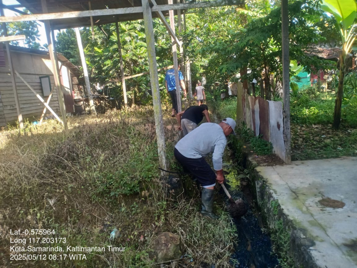 Pembersihan aliran drainase