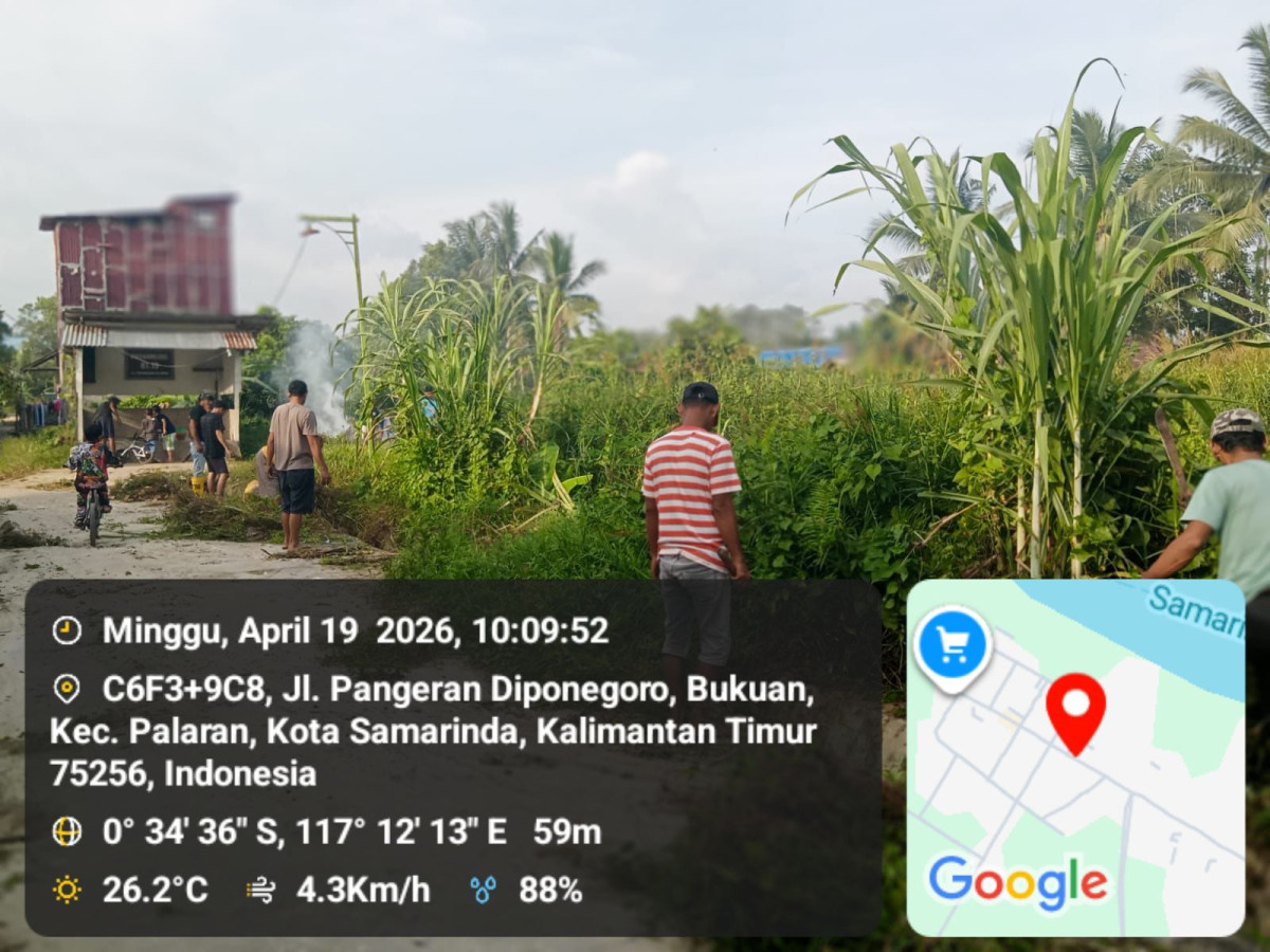 gotong royong di lingkungan rt 19