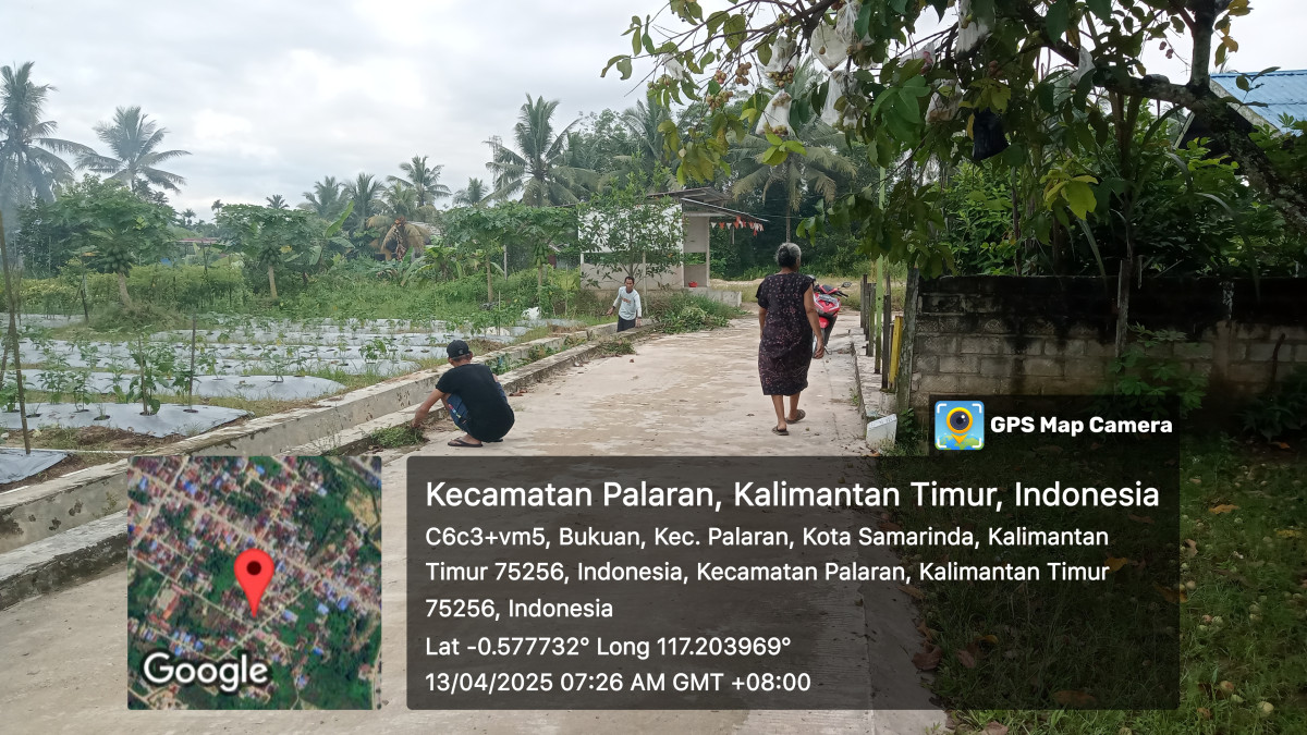 Kegiatan gotong royong warga lingkungan Rt 19 bukuan