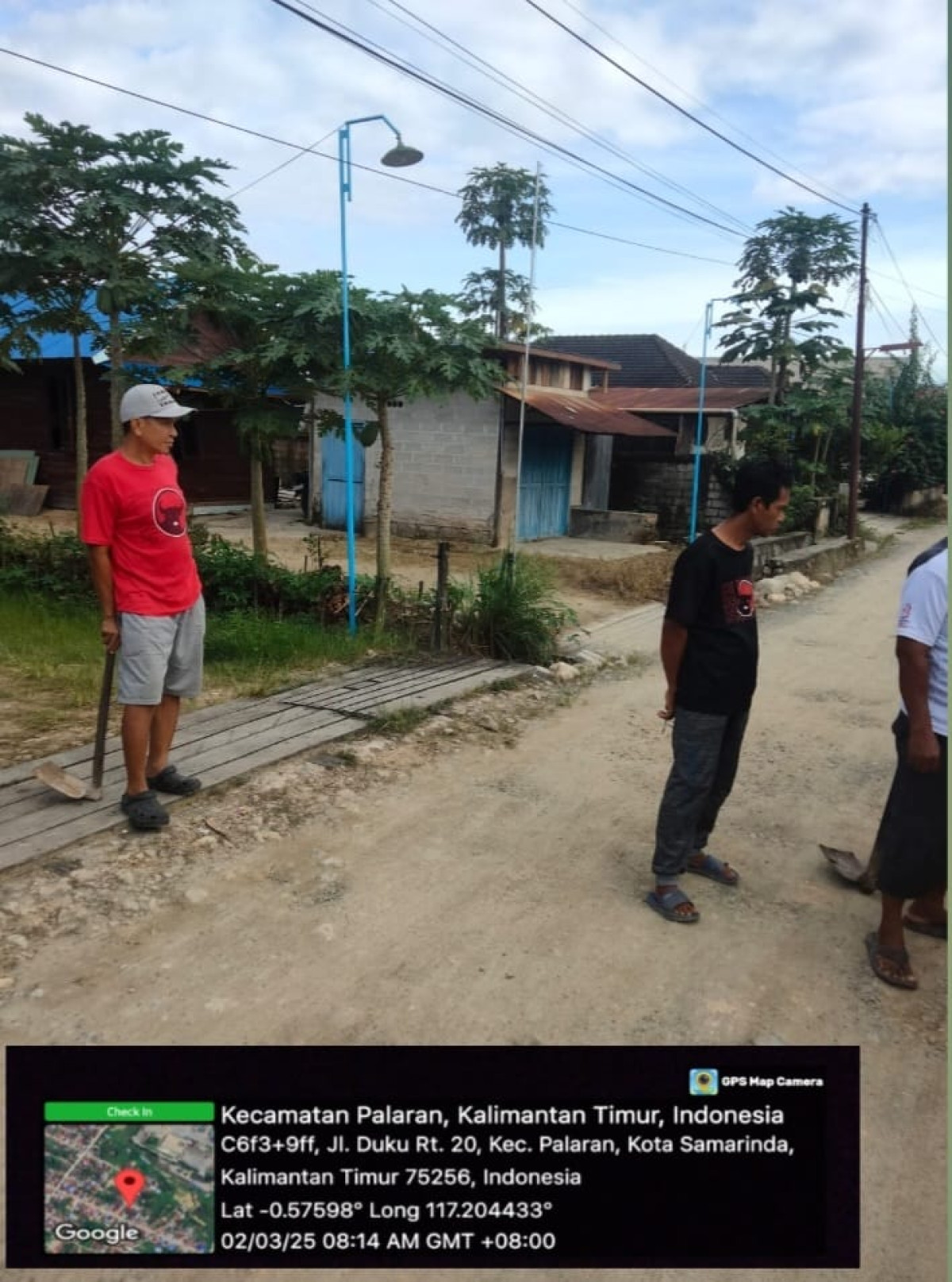 Gotong royong pembersihan lingkungan RT 20