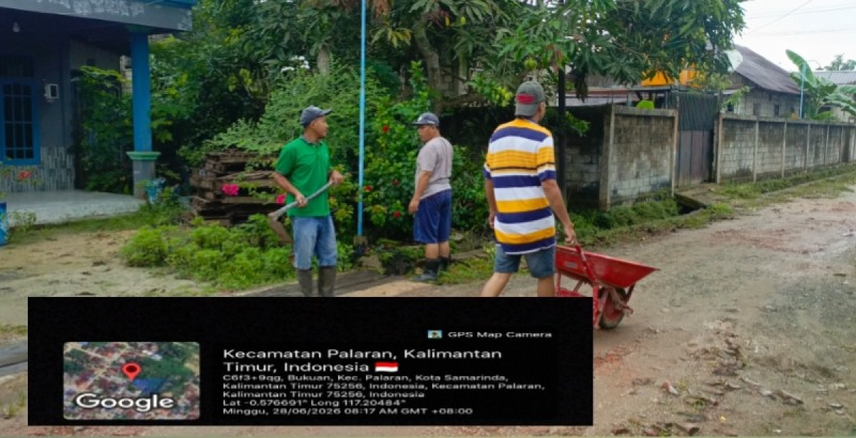 Gotong royong lingkungan jalan Duku