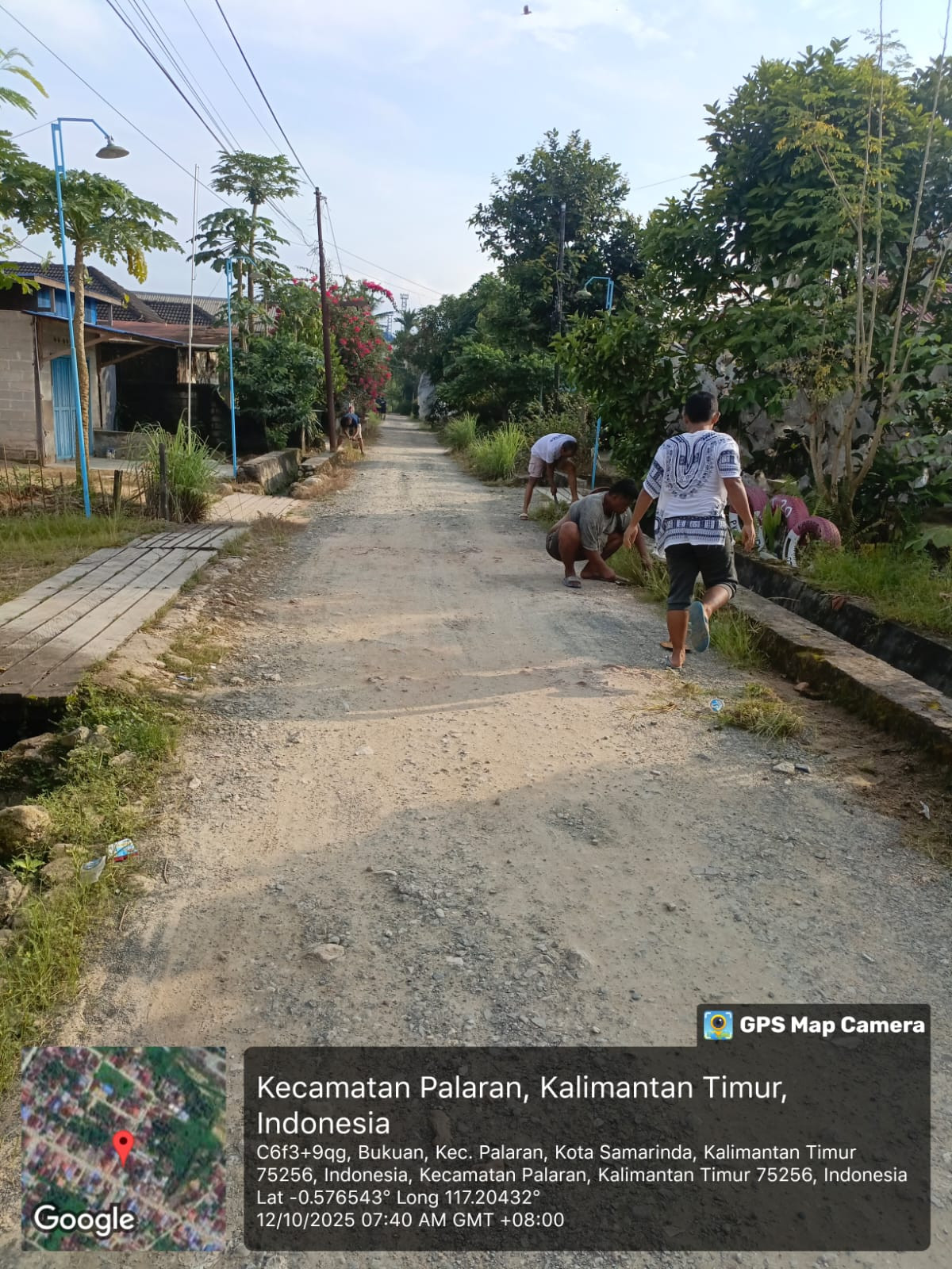 Gotong Royong jalur jalan Duku