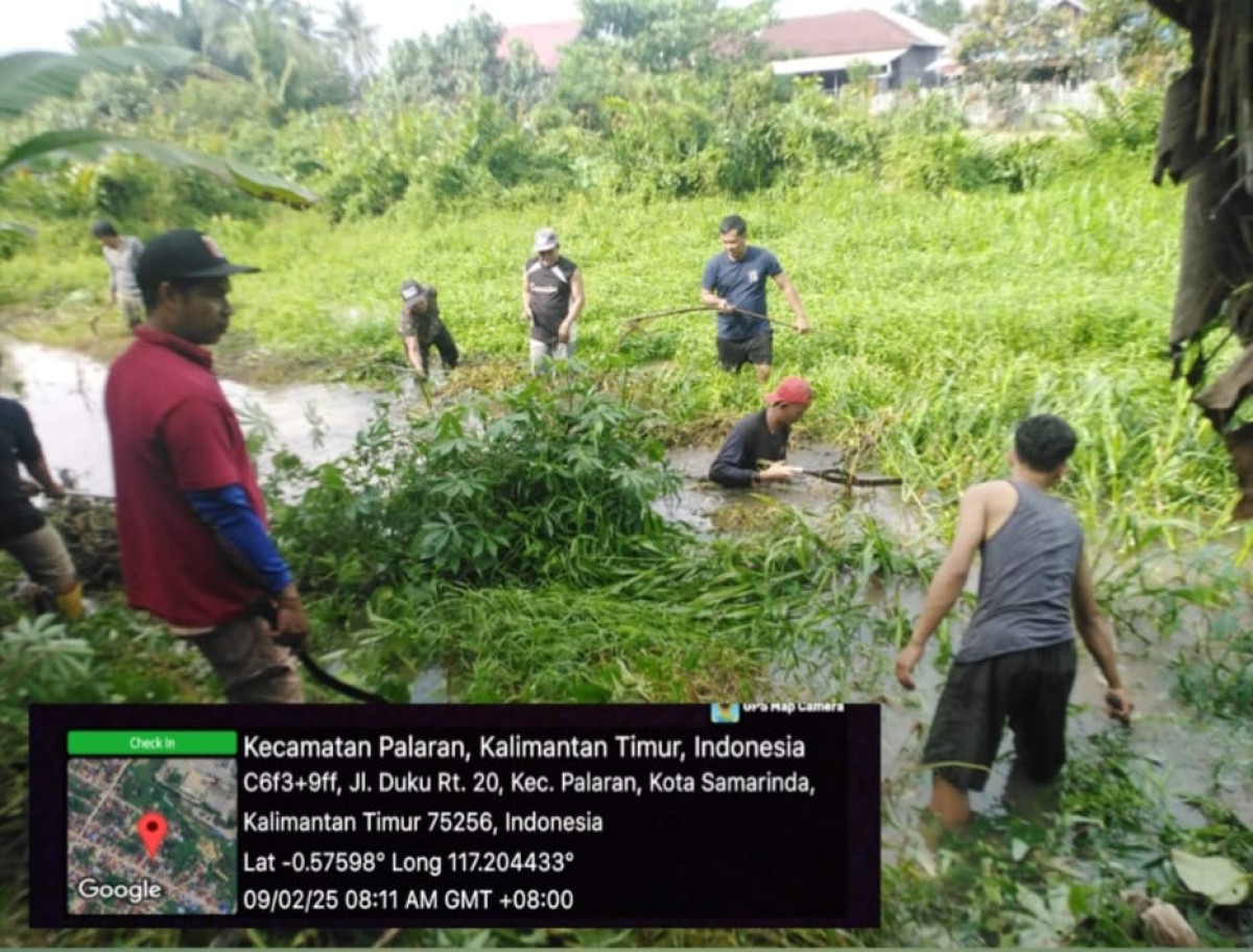 Pembersihan parit besar