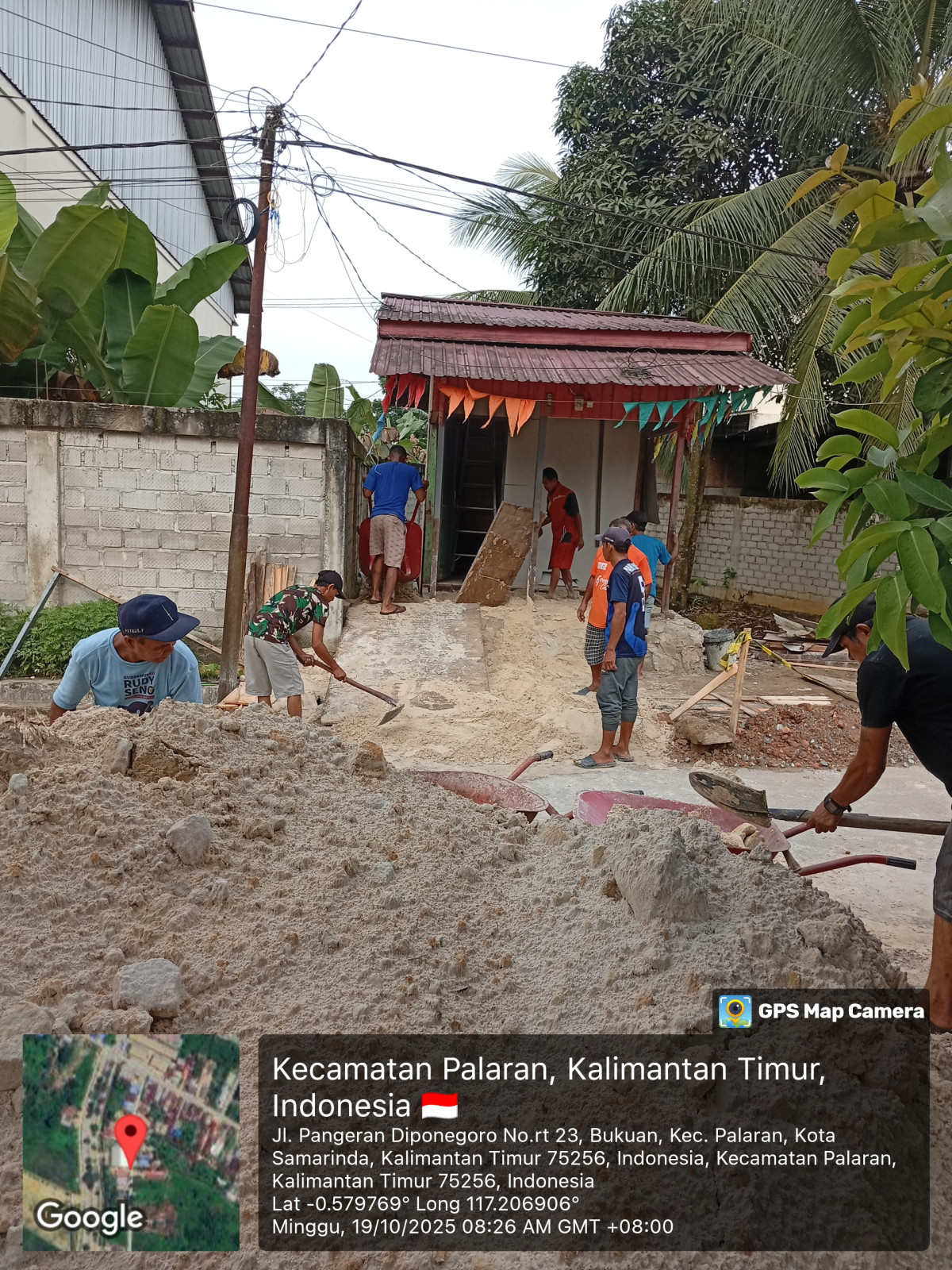 Penimbunan pos kamling/gudang inventaris
