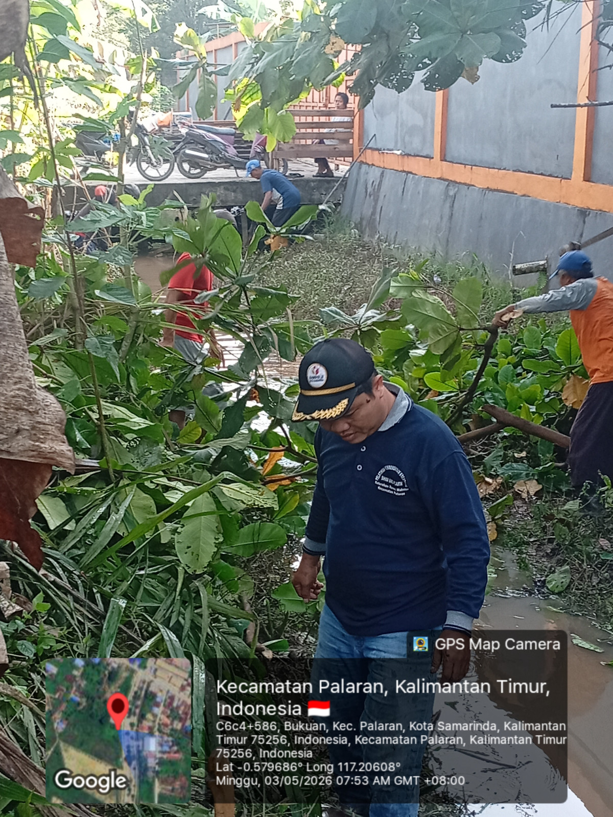 Gotong royong pembersihan belukar