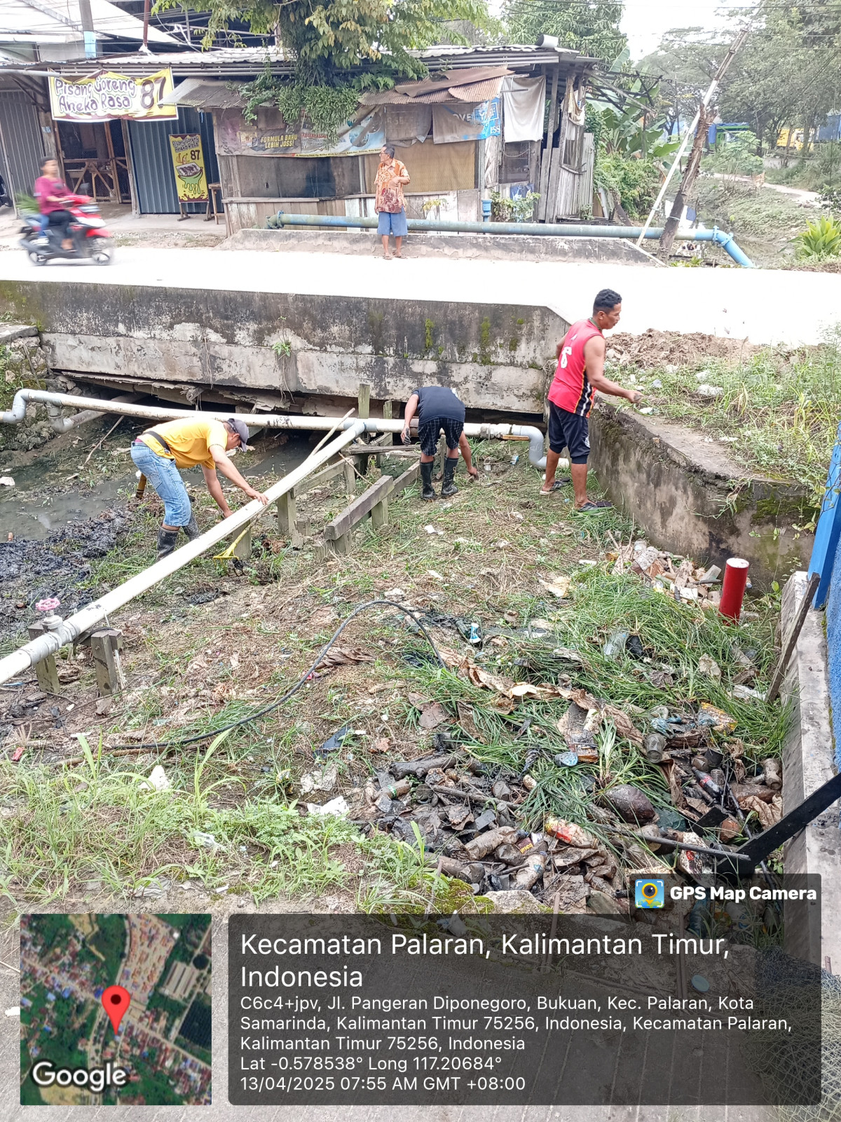 Pembersihan drainase jln p Diponegoro