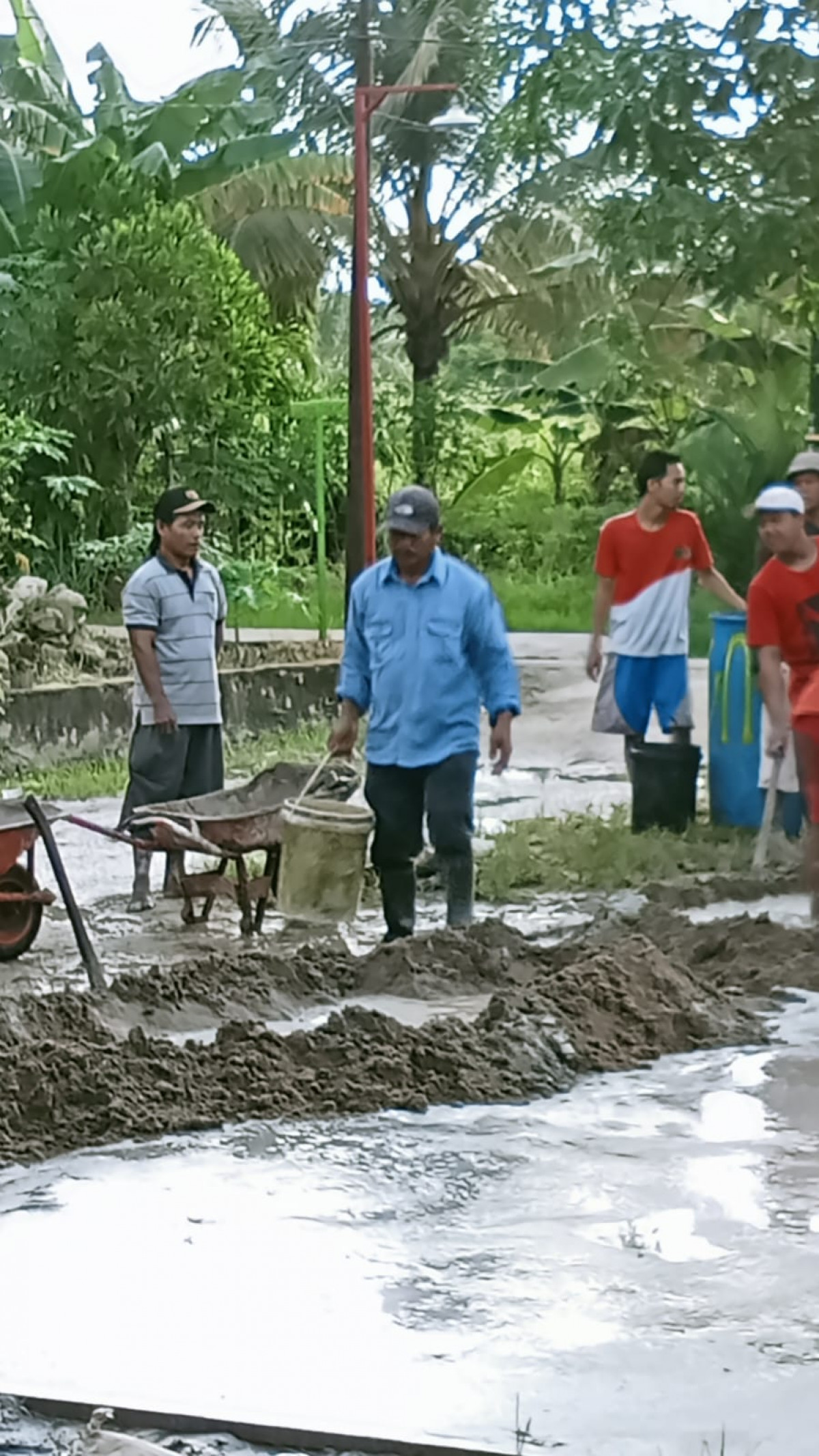 Pengecoran lapangan
