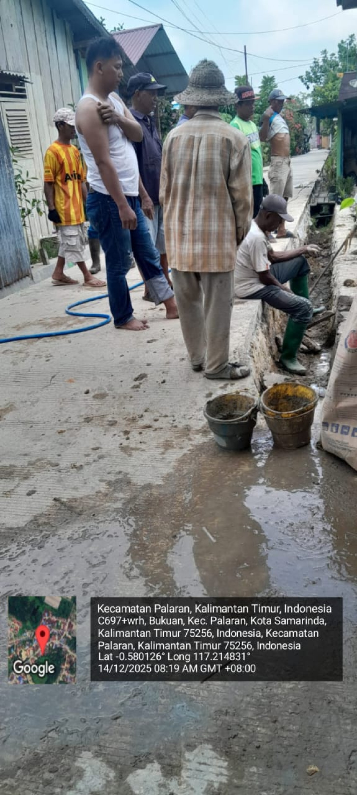 Perbaikan parit yg jebol kena air hujan dan banjir jln mulawarman gg ragil RT 31 BUKUAN