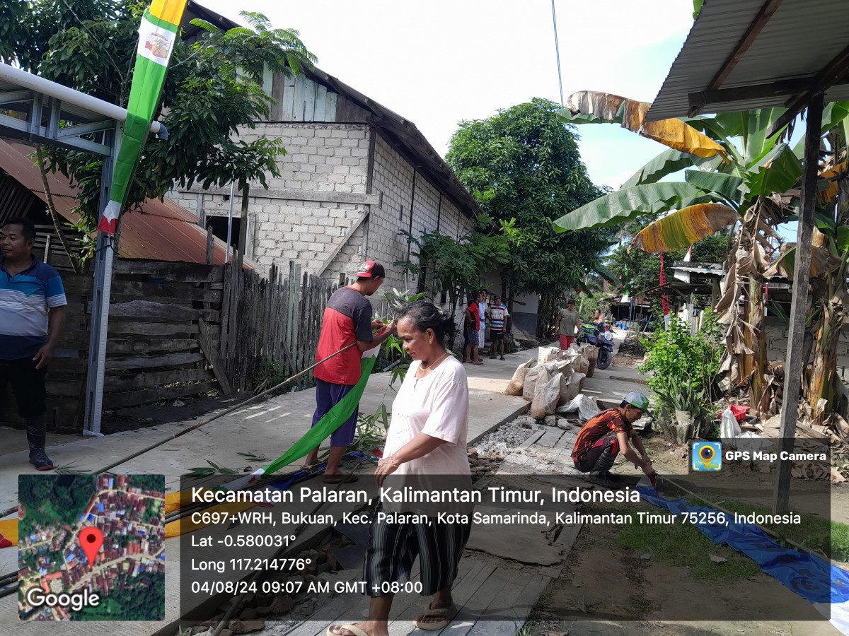 Lanjut pengecoran jembatan depan langgar nurul iman dan pasang umbul umbul