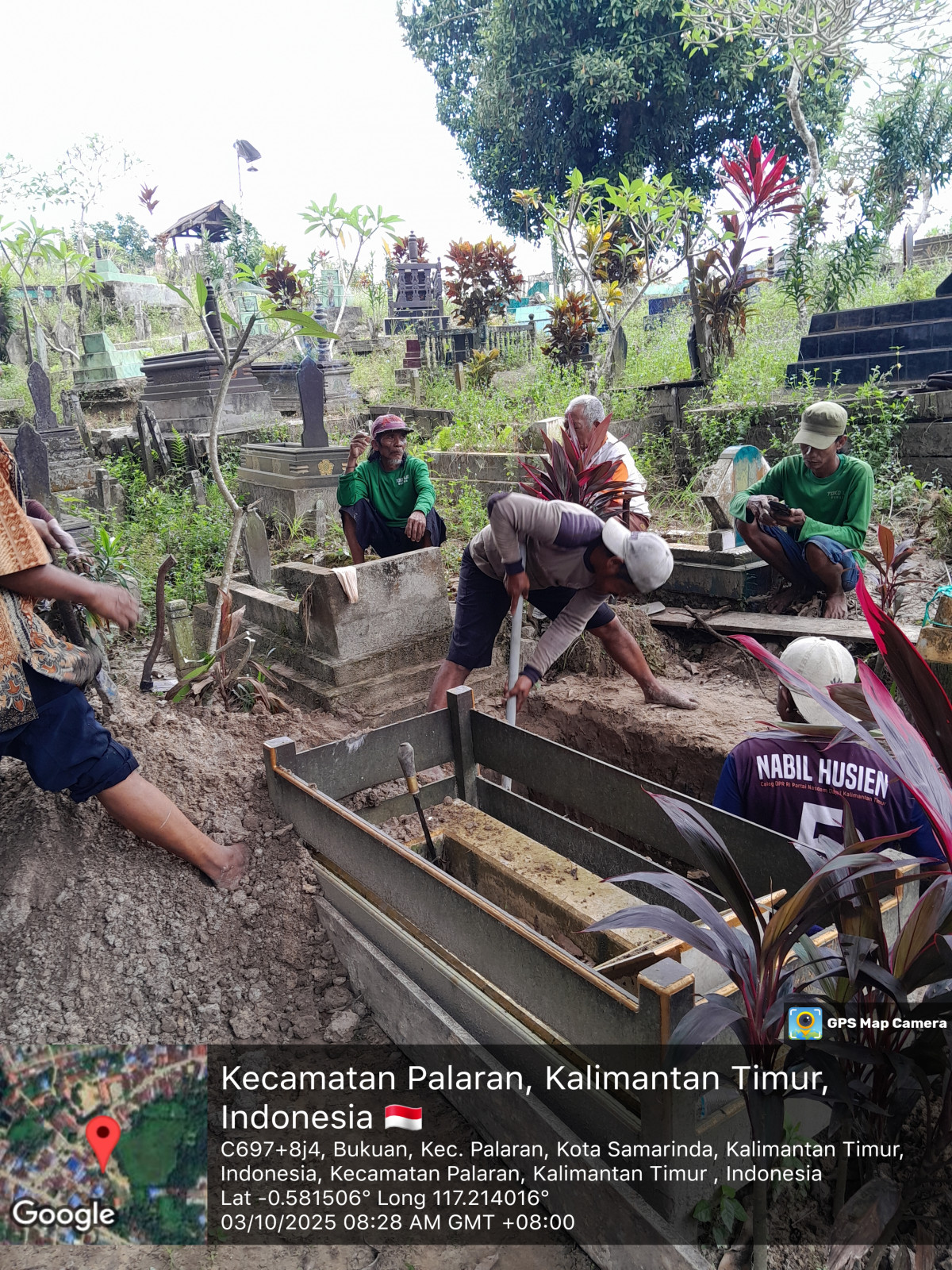 Gali kubur pemakaman ARRAMAH kp kanas jln mulawarman