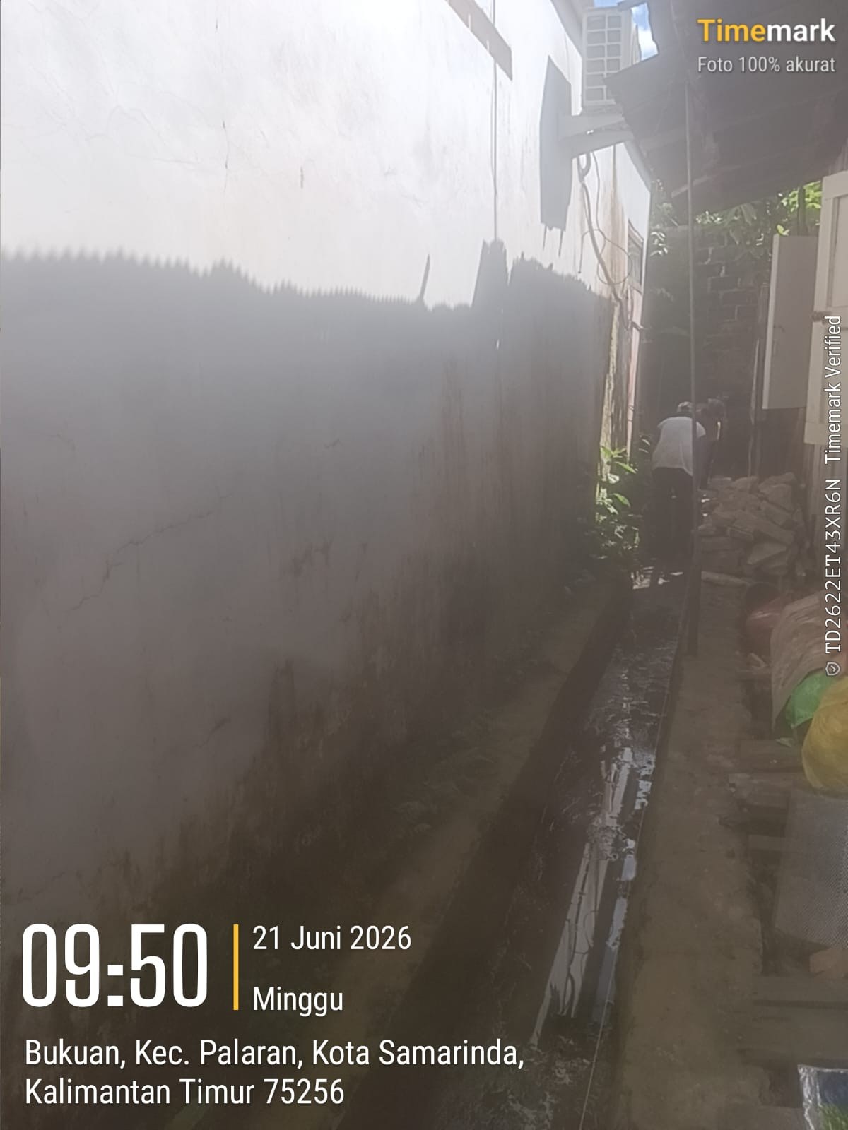 Gotong royong lingkungan RT 32