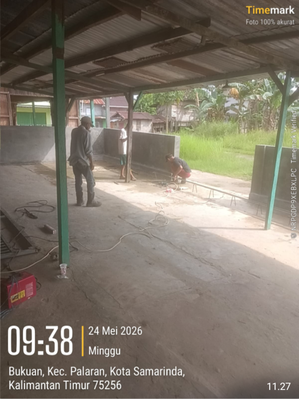 Gotong royong pemeliharaan masjid