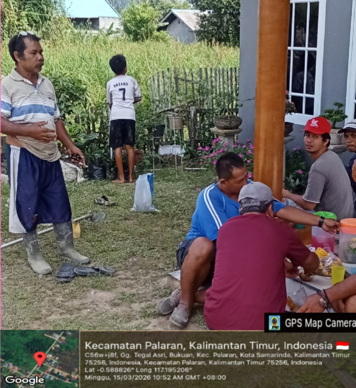 Membersihkan drainase