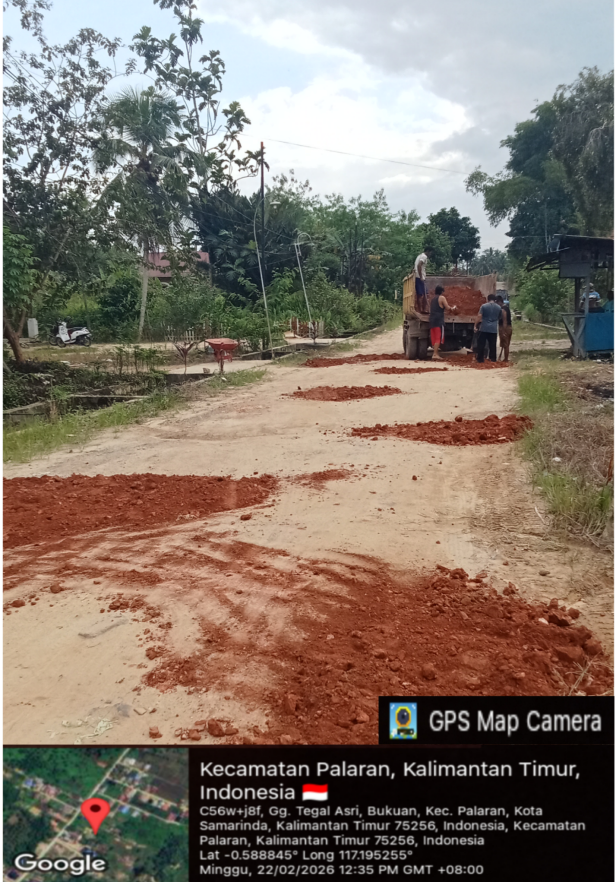 Pengurukan jalan yg berlubang