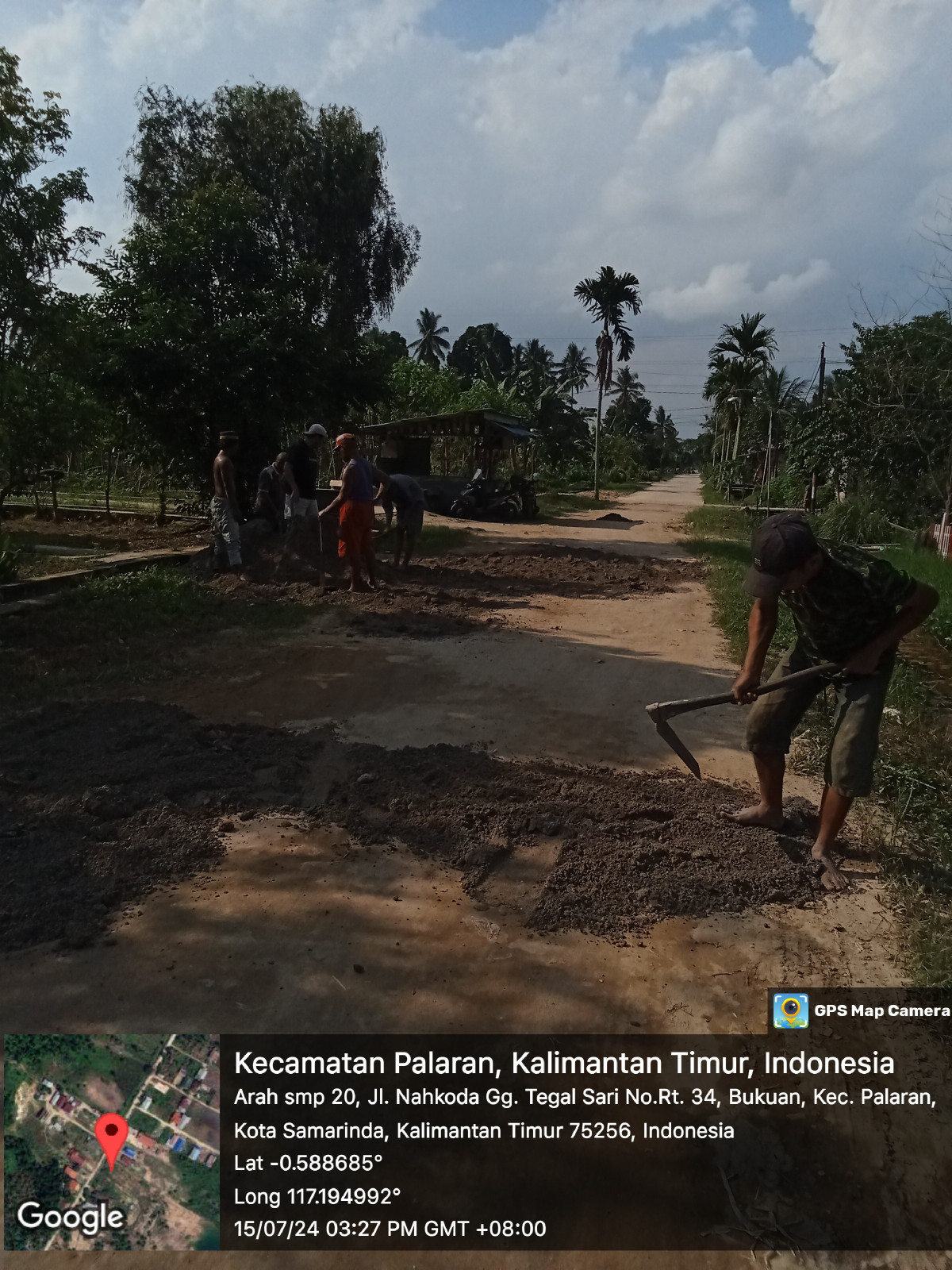 Pengurukan jalan nahkoda RT 34 yg berlubang dan becek