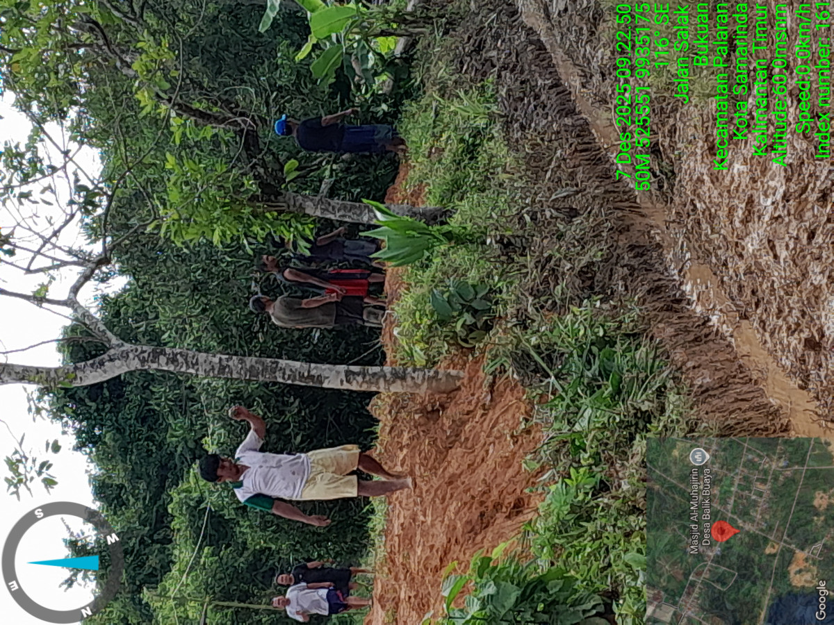 Pembersihan parit yang buntu.