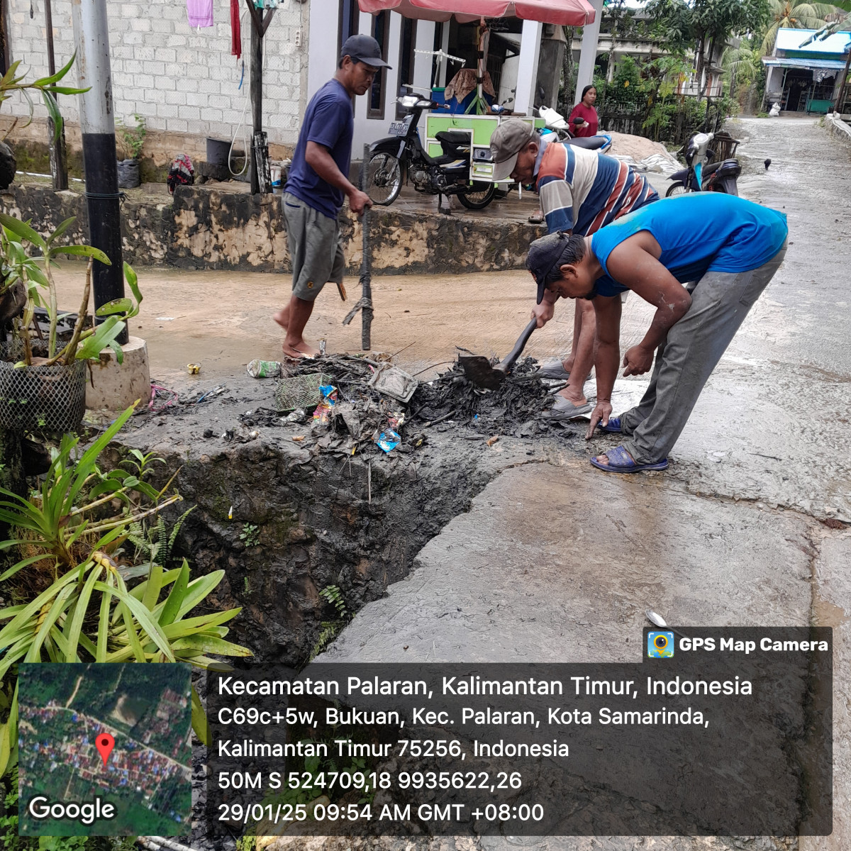 Pembersihan parit yg tersumbat sampah