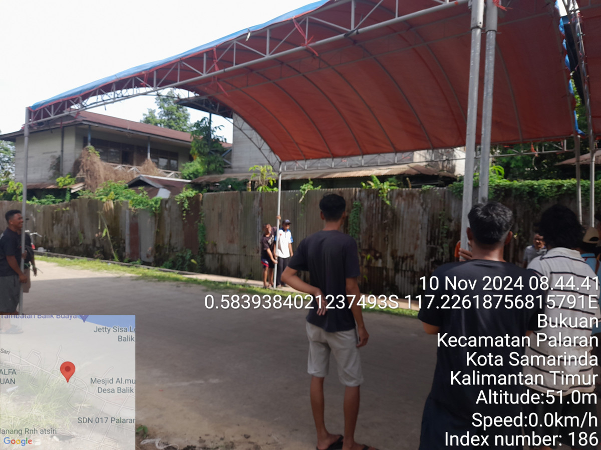Mendirikan tenda persiapan bersholawat