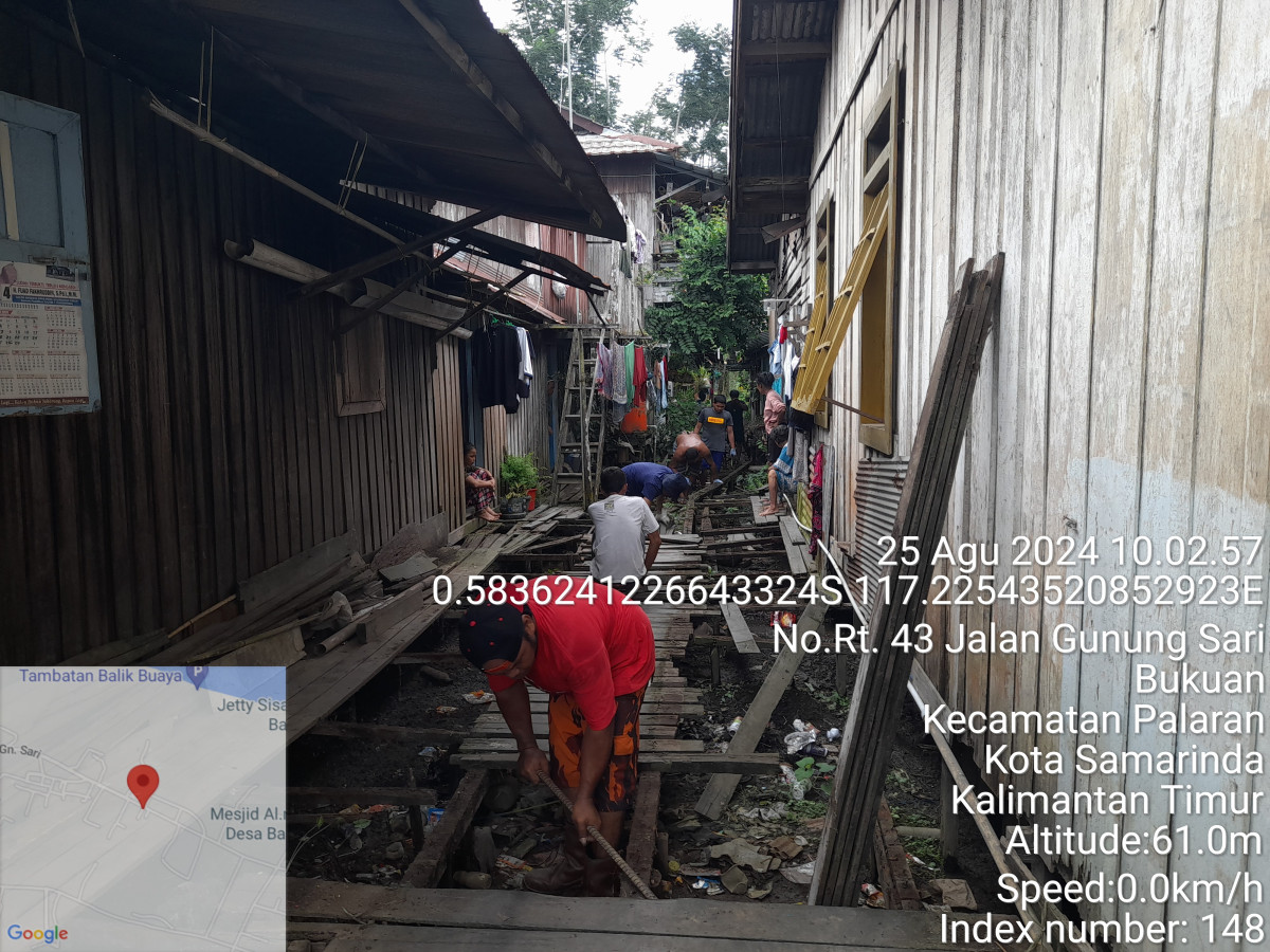 Gotong royong pembongkaran jembatan gg amal 3