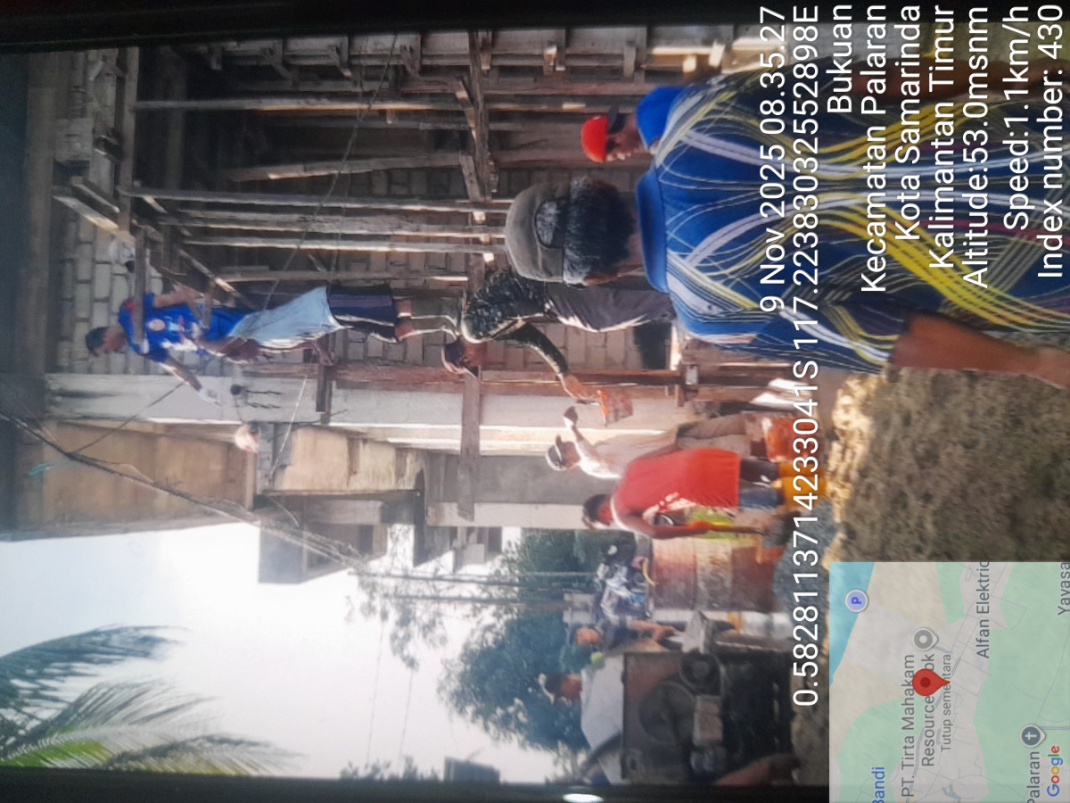 Gotong royong ngecor imaman masjid alhijrotul muntaha