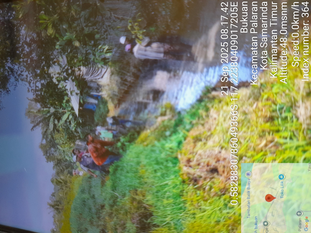 Gotong royong membersihkan paret besar