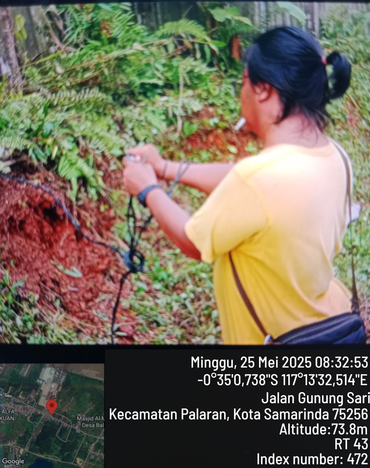 pembersihan pohon dan pagar yang roboh akibat imbas Tiang PLN yg roboh
